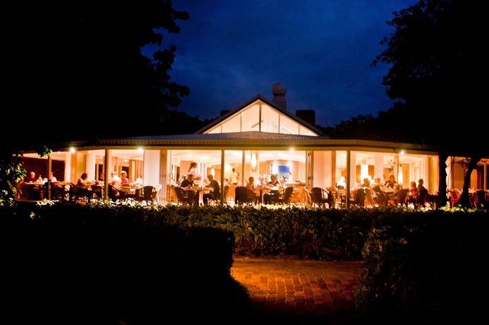 Imagen del bar/restaurante del Hotel Heron Island Resort. Foto 3