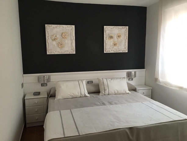 Imagen de la habitación del Hotel Herreros. Foto 6