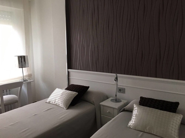 Imagen de la habitación del Hotel Herreros. Foto 10