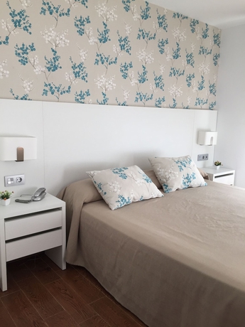 Imagen de la habitación del Hotel Herreros. Foto 16