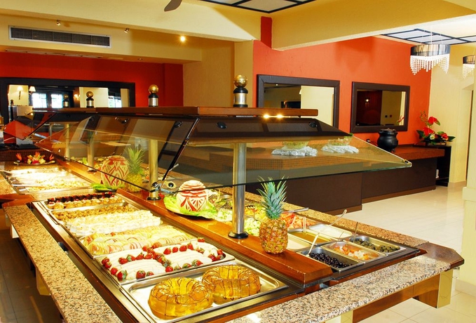 Imagen del bar/restaurante del Hotel Hersonissos Palace - All Inclusive. Foto 4