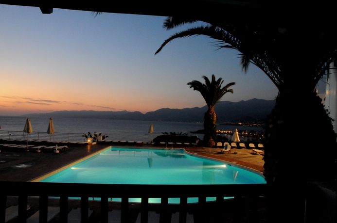 Imagen de la piscina del Hotel Hersonissos Village and Bungalows - All Inclusive. Foto 14