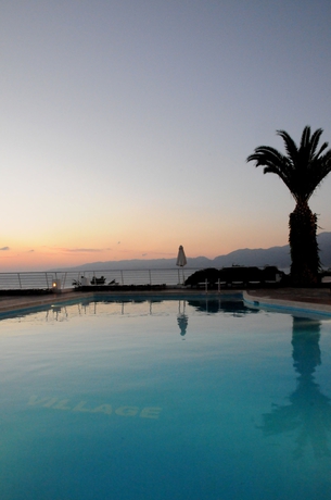 Imagen de la piscina del Hotel Hersonissos Village and Bungalows - All Inclusive. Foto 15