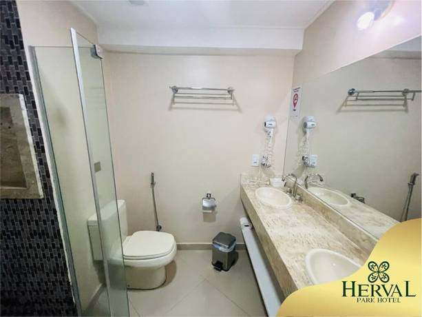 Imagen de la habitación del Hotel Herval Park. Foto 10