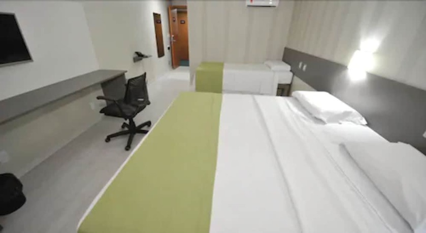 Imagen de la habitación del Hotel Herval Park. Foto 16