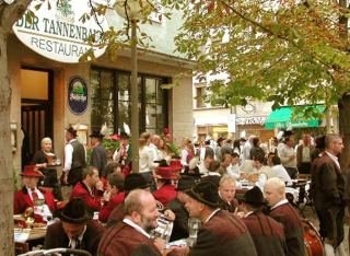 Imagen del bar/restaurante del Hotel Herzog-Wilhelm - Der Tannenbaum. Foto 2