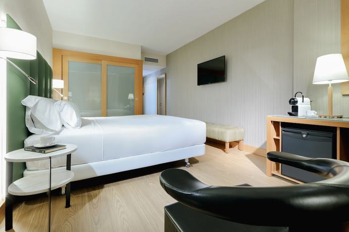 Imagen de la habitación del Hotel Hesperia Barcelona Sant Just. Foto 4