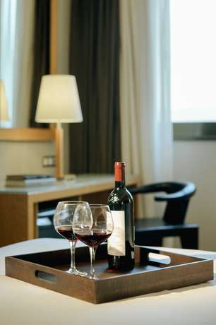 Imagen de la habitación del Hotel Hesperia Barcelona Sant Just. Foto 11