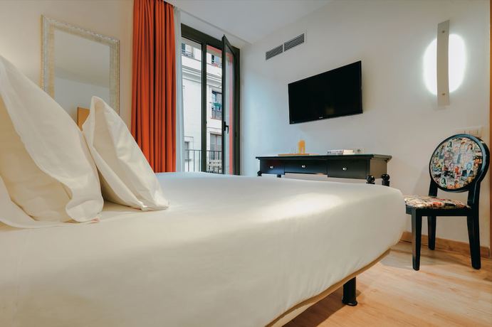 Imagen de la habitación del Hotel Hesperia Barri Gòtic. Foto 10
