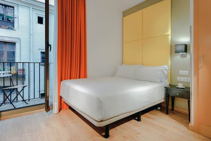 Imagen de la habitación del Hotel Hesperia Barri Gòtic. Foto 11