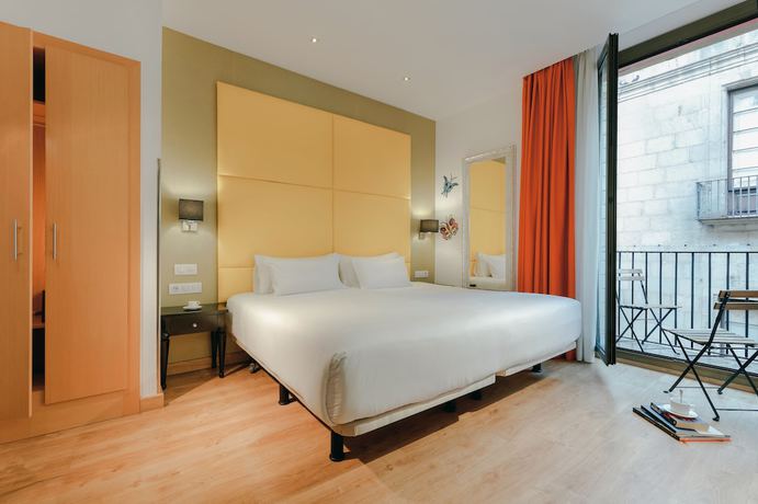Imagen de la habitación del Hotel Hesperia Barri Gòtic. Foto 12