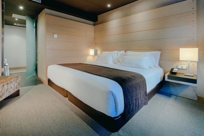 Imagen de la habitación del Hotel Hesperia Bilbao. Foto 8