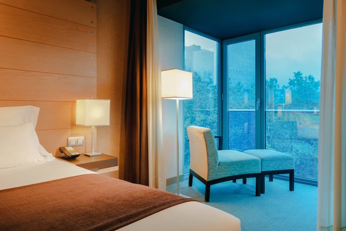 Imagen de la habitación del Hotel Hesperia Bilbao. Foto 9