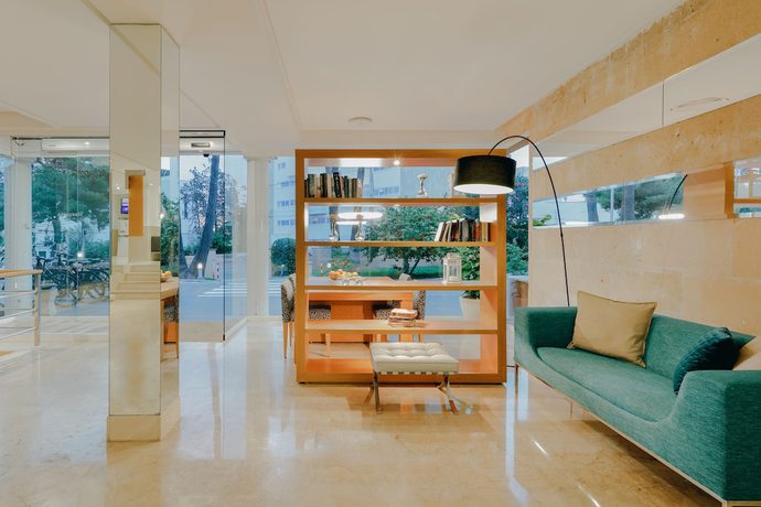 Imagen de los interiores del Hotel Hesperia Ciudad De Mallorca. Foto 17