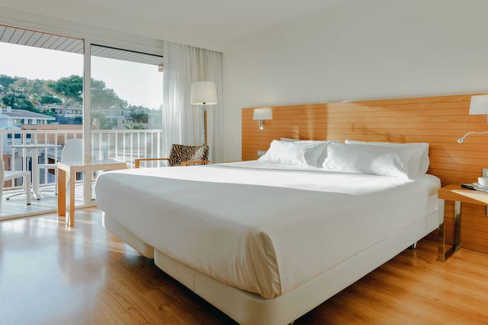 Imagen de la habitación del Hotel Hesperia Ciudad De Mallorca. Foto 9