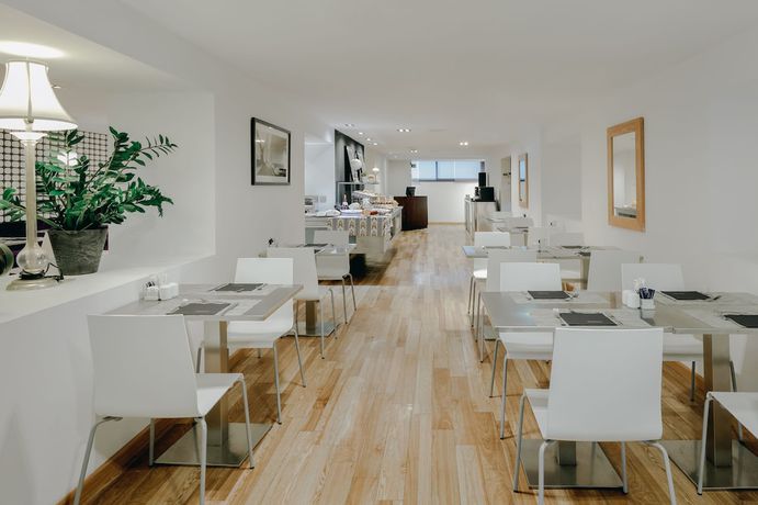 Imagen del bar/restaurante del Hotel Hesperia Ciudad De Mallorca. Foto 2