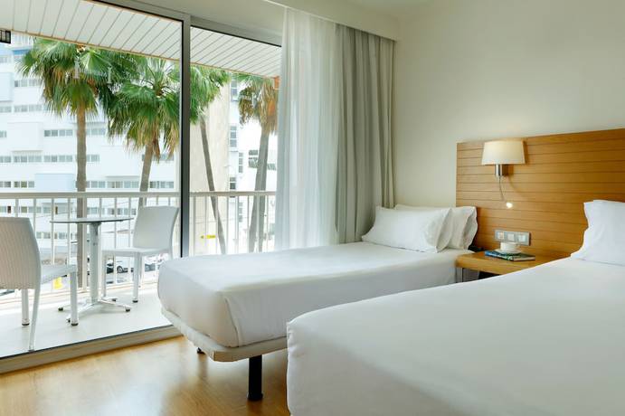 Imagen de la habitación del Hotel Hesperia Ciudad De Mallorca. Foto 15