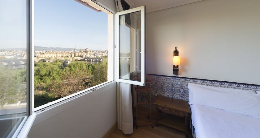 Imagen de la habitación del Hotel Hesperia Córdoba. Foto 5