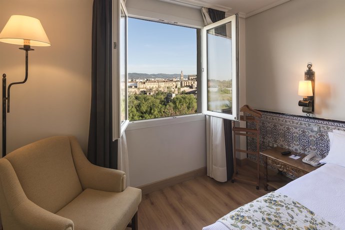 Imagen de la habitación del Hotel Hesperia Córdoba. Foto 9