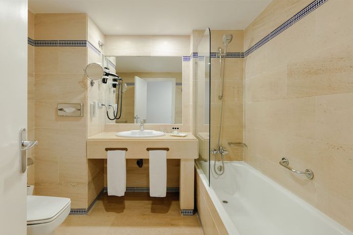Imagen de la habitación del Hotel Hesperia Córdoba. Foto 10