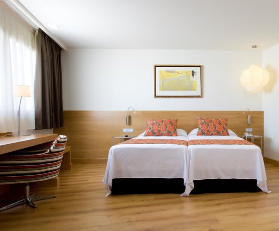 Imagen de la habitación del Hotel Hesperia Córdoba. Foto 13