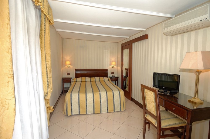 Imagen de la habitación del Hotel Hesperia. Foto 9