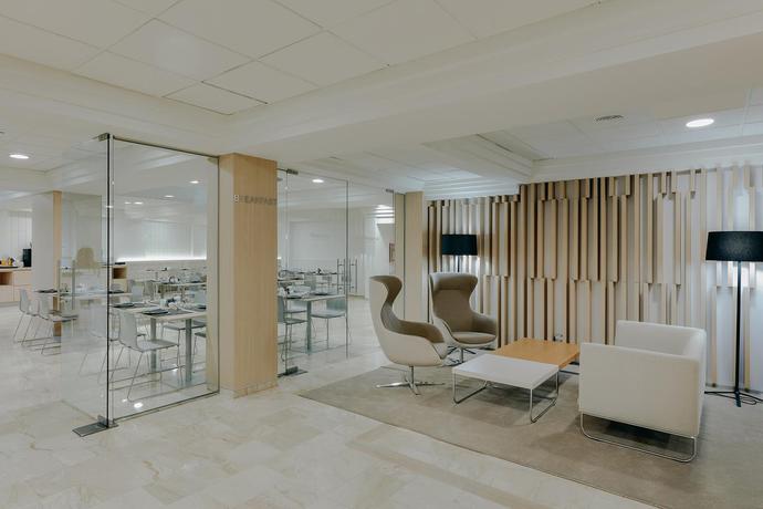 Imagen del bar/restaurante del Hotel Hesperia Murcia Centro. Foto 4