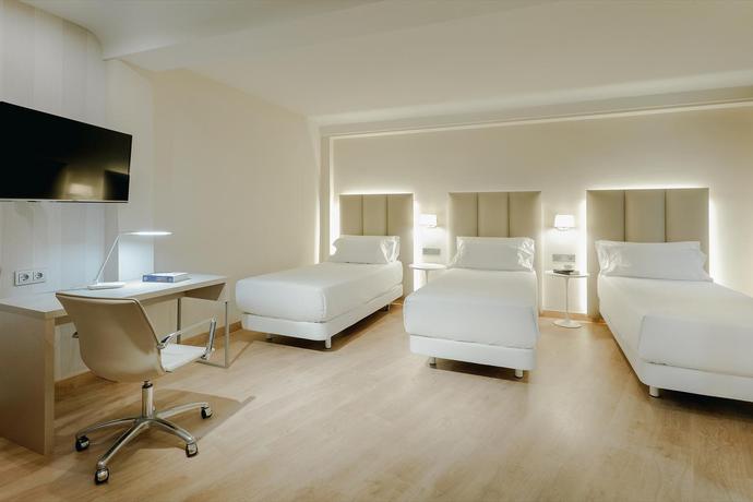 Imagen de la habitación del Hotel Hesperia Murcia Centro. Foto 6