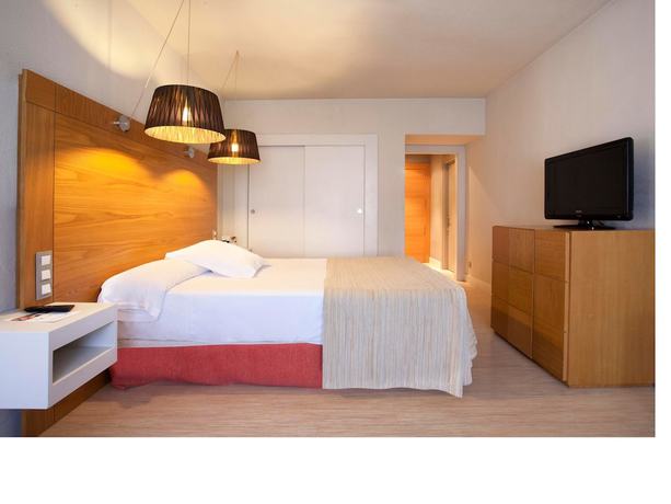 Imagen de la habitación del Hotel Hesperia Sevilla. Foto 8