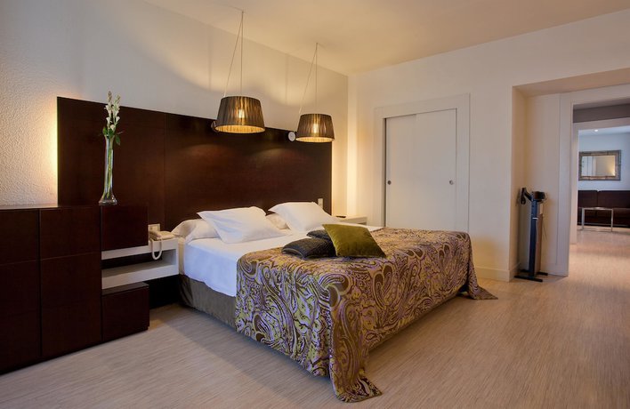 Imagen de la habitación del Hotel Hesperia Sevilla. Foto 12