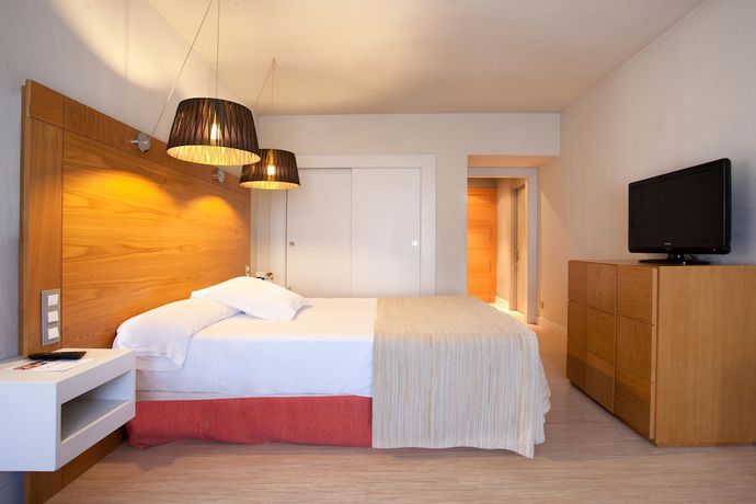 Imagen de la habitación del Hotel Hesperia Sevilla. Foto 13