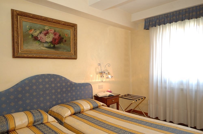 Imagen de la habitación del Hotel Hesperia, Venecia. Foto 5
