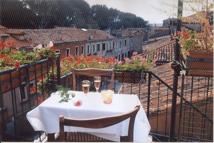 Imagen del bar/restaurante del Hotel Hesperia, Venecia. Foto 3