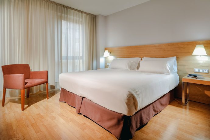 Imagen de la habitación del Hotel Hesperia Zaragoza Centro. Foto 8