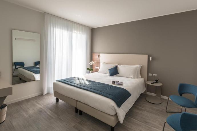 Imagen de la habitación del Hotel Hesperia and Residence. Foto 8