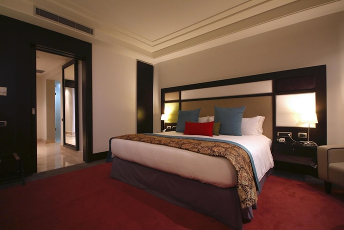 Imagen de la habitación del Hotel Hesperia de Valencia. Foto 4