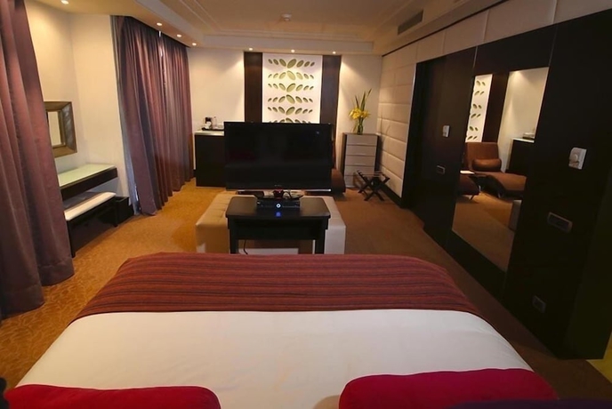 Imagen de la habitación del Hotel Hesperia de Valencia. Foto 5