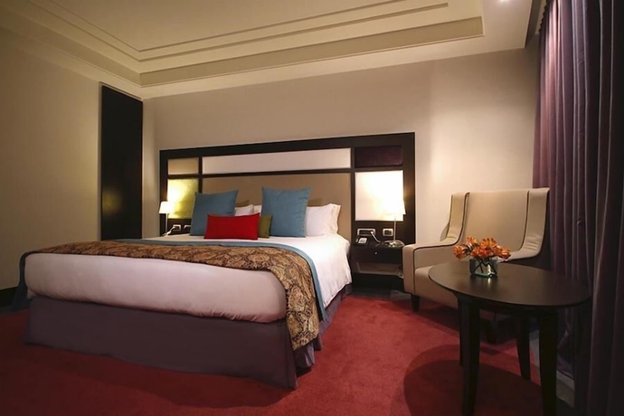 Imagen de la habitación del Hotel Hesperia de Valencia. Foto 8