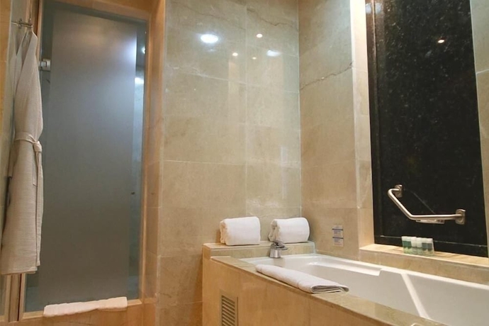 Imagen de la habitación del Hotel Hesperia de Valencia. Foto 11