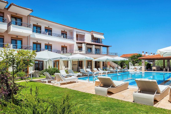 Imagen de la piscina del Hotel Hesperides. Foto 20