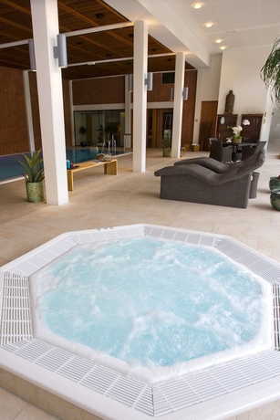Imagen de la piscina del Hotel Hesselet. Foto 18