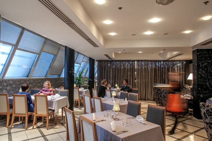 Imagen del bar/restaurante del Hotel Hestia Ilmarine. Foto 2