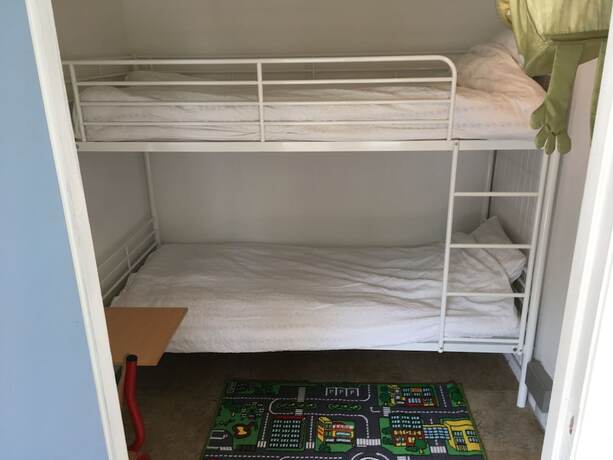 Imagen de la habitación del Hotel Hestkær Family Rooms. Foto 17