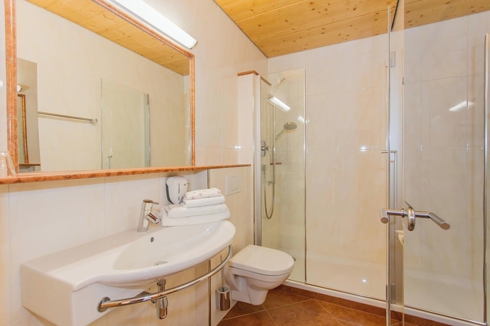 Imagen de la habitación del Hotel Hettlerhof. Foto 13
