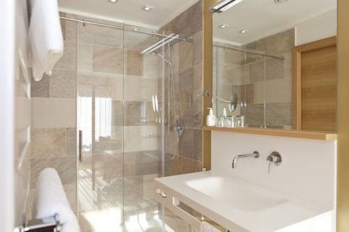 Imagen de la habitación del Hotel Heubad. Foto 12