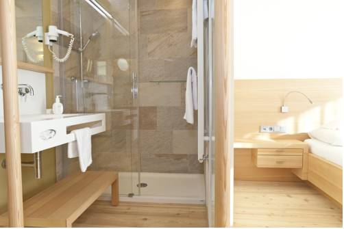 Imagen de la habitación del Hotel Heubad. Foto 15