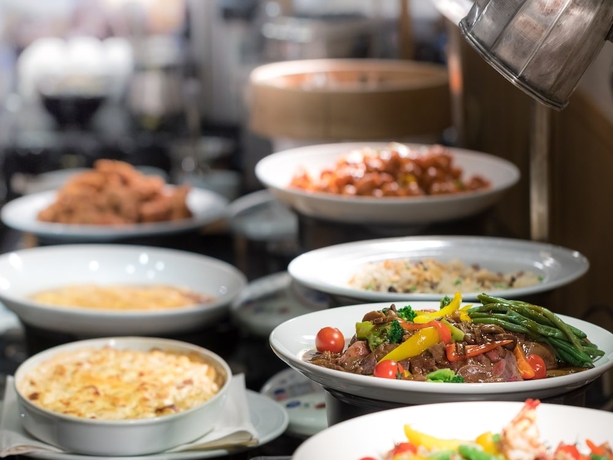 Imagen del bar/restaurante del Hotel Hewitt Resort Naha. Foto 11