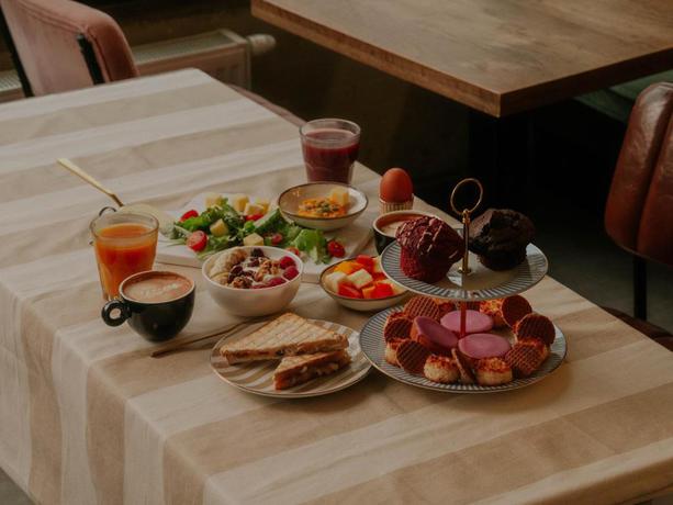 Imagen del bar/restaurante del Hotel Heye 130. Foto 2