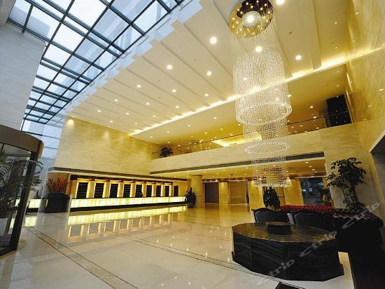 Imagen de los interiores del Hotel Heyuan Royal Garden. Foto 9