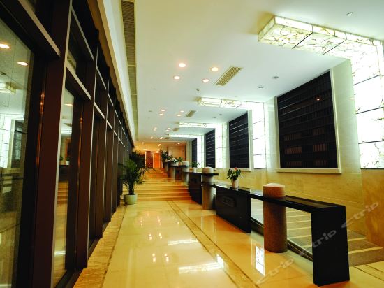 Imagen de los interiores del Hotel Heyuan Royal Garden. Foto 10